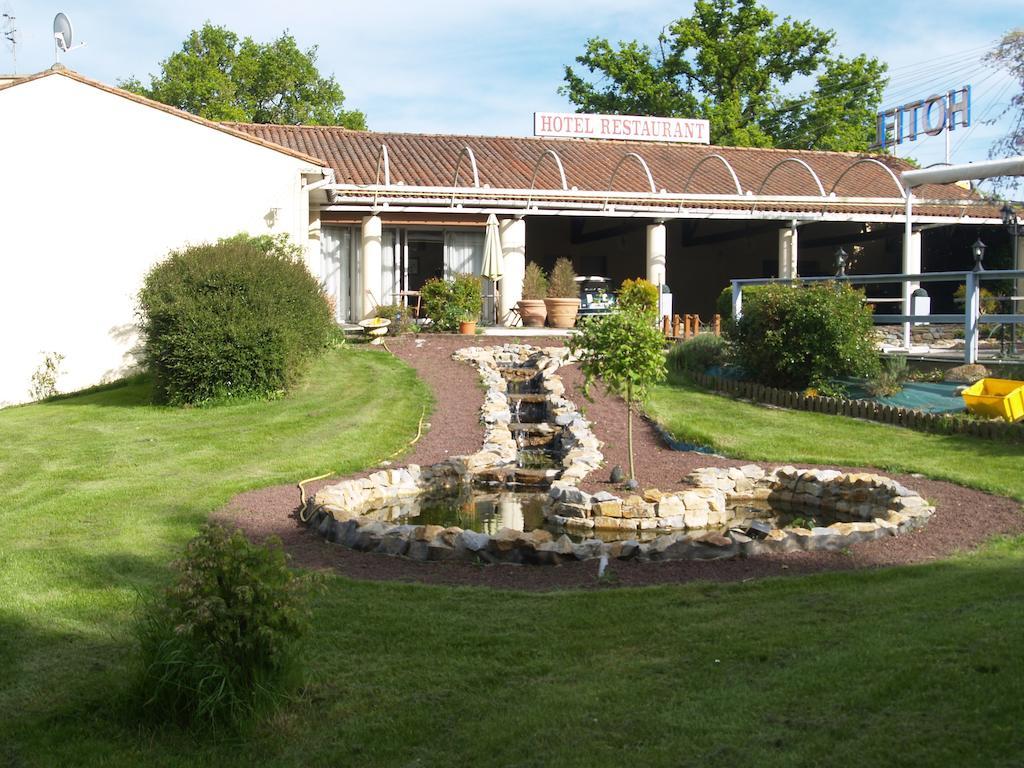 Hotel Au Relais Des Lilas Parthenay Luaran gambar